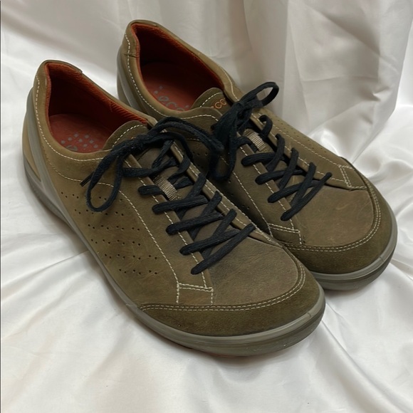 Ecco Biom Brown & Black Leather Sneakers with Sturdy Sole,...